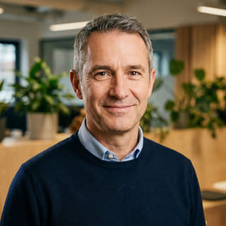 James Mitchell, dyrektor generalny w Mienoskarb, zdjęcie profilowe